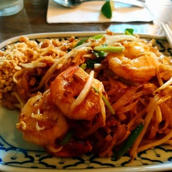 Der Krung - Shrimp Pad Thai! - Thai Near Me - New York, New York