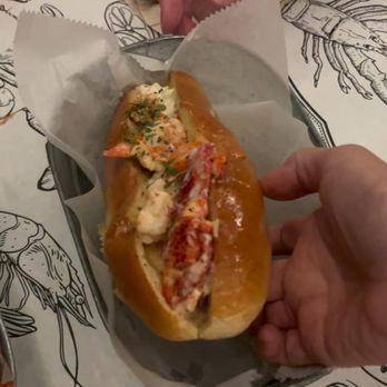 Cap't Loui - lobster rolls - Cajun/Creole Near Me - New York, New York