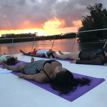 Sunset Yoga Cruise - Sunset Yoga meditation - Yoga Near Me Sunset Yoga Cruise - Sunset Yoga meditation - Yoga Near Me
