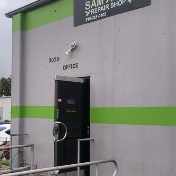 Sam Auto Hybrid - Waiting room - Auto Repair Near Me - Costa Mesa, California