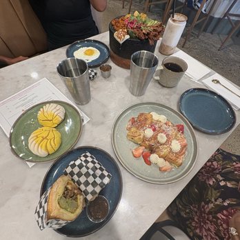 Bandoleros Cafe - Bandit Burrito, Bulk Molcajete, and Guava French Toast - Mexican Near Me - Cypress, California