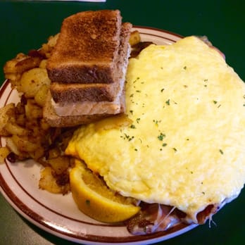 The Frog Pond - Club omelette... Yummy!!! - Breakfast & Brunch Near Me - St Pete Beach, Florida