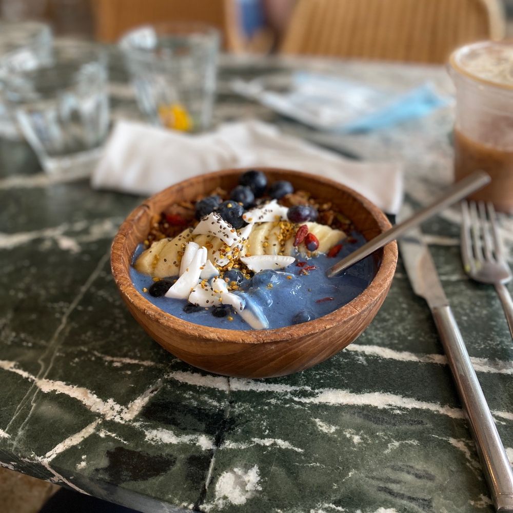 Great White - Blue Smoothie Bowl. It'll be your first mouth-gasm. - Cafes Near Me - Los Angeles, California
