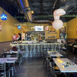 Khao Thai & Sushi - Interior of restaurant