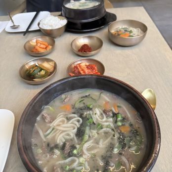 Sungho - Pork bone soup and kalguksoo - Korean Near Me - San Francisco, California