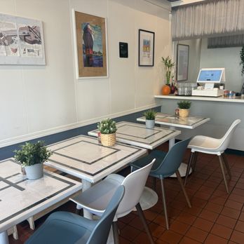 Altan's Place - Photo 3: Dining area - Pizza Near Me - Berkeley, California