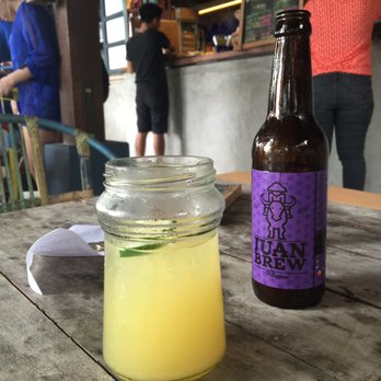 Flotsam and Jetsam Hostel - Piña Colada at 4pm - Hostels Near Me - San Juan, LUN Flotsam and Jetsam Hostel - Piña Colada at 4pm - Hostels Near Me - San Juan, LUN