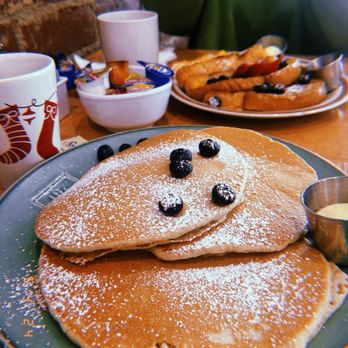 Lola’s Kitchen - Comfort Food Near Me - San Fernando, California