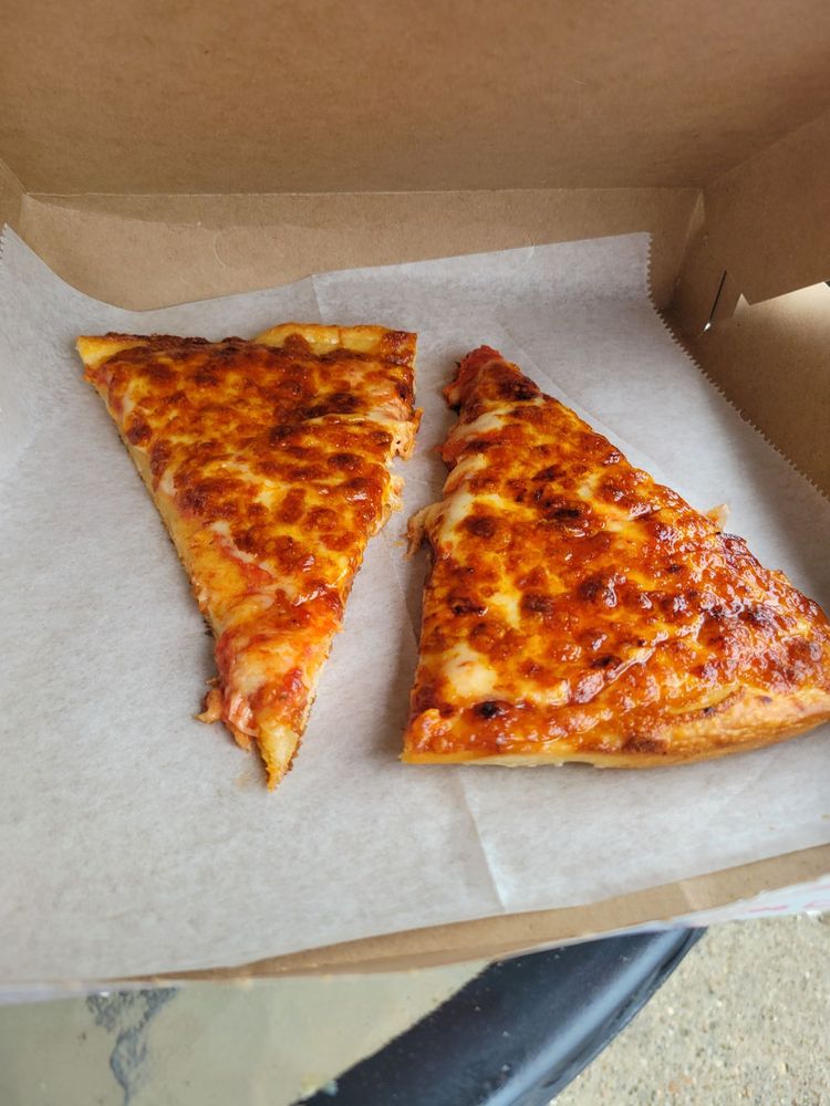 Food from Norton House of Pizza