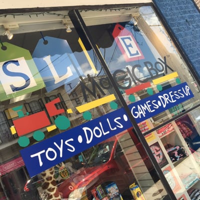 Magic Box Toys by null
