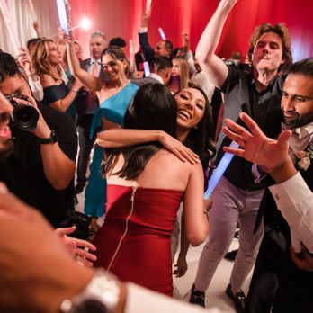 DJ Flamezz Entertainment - Hilton Santa Barbara Wedding Dance floor - DJs Near Me DJ Flamezz Entertainment - Hilton Santa Barbara Wedding Dance floor - DJs Near Me