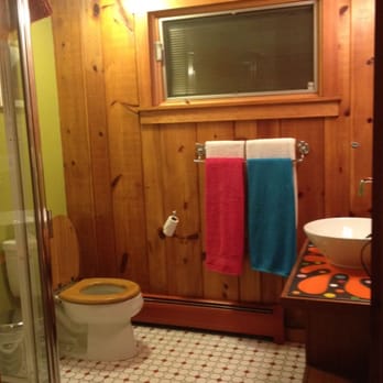Kate's Lazy Meadow - Large Bathroom - Hotels Near Me - Mount Tremper, New York