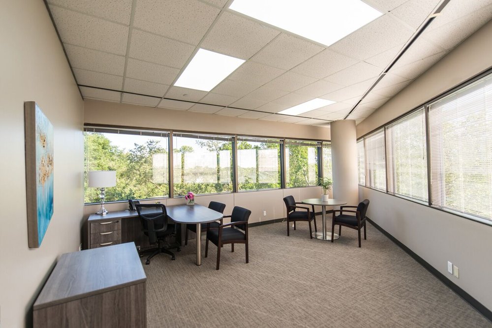 AVALON SUITES WESTCHASE Shared Office Spaces 9801 Westheimer Rd