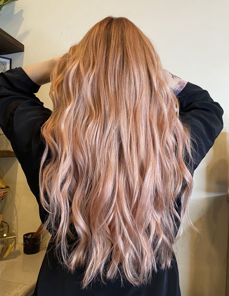 Lenna Kelly Does Hair Logo