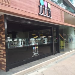 Lab Made Liquid Nitrogen Ice Cream - Store front faces the beach