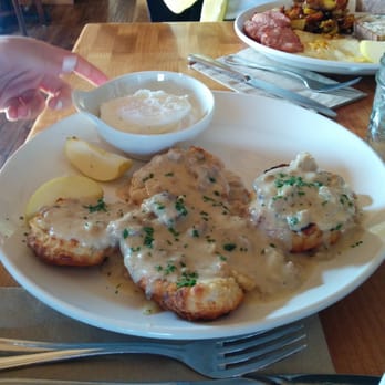 Watershed Cafe - Biscuit n Sausage Gravy with poach egg - New American Near Me - Leavenworth, Washington Watershed Cafe - Biscuit n Sausage Gravy with poach egg - New American Near Me - Leavenworth, Washington