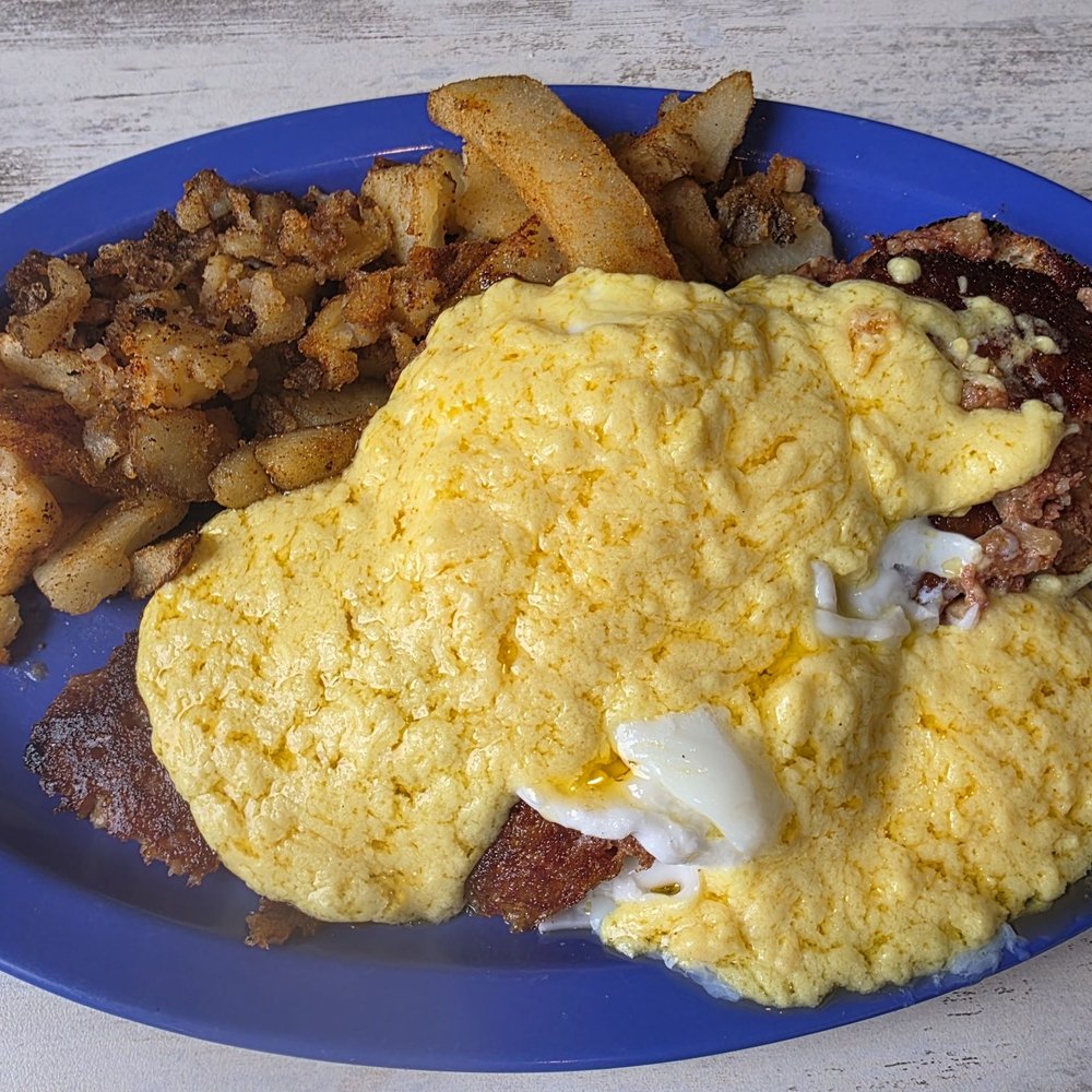 Chez Vachon - Eggs benedict - Breakfast & Brunch Near Me - Manchester, New Hampshire