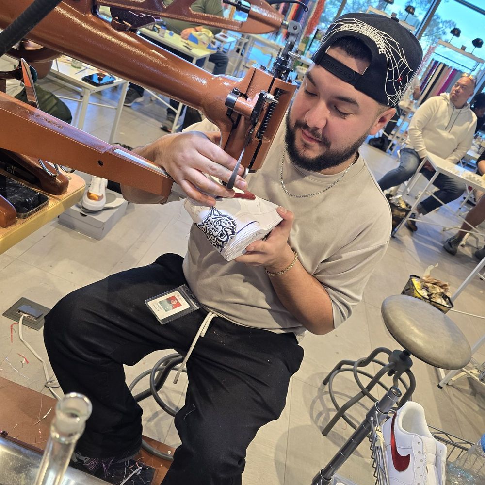 Majorwavez Lab - The coolest instructor ,with the coolest vibe - Art Classes Near Me - Las Vegas, Nevada Majorwavez Lab - The coolest instructor ,with the coolest vibe - Art Classes Near Me - Las Vegas, Nevada