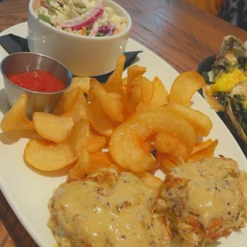 Whiskey & Oyster - Jumbo crab cakes - Bars Near Me - Alexandria, Virginia