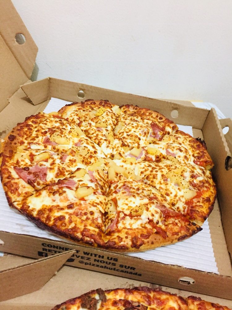 PIZZA HUT Updated October 2024 19 Photos 6600 Cote Saint Luc Road