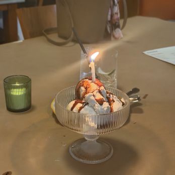Ciccio - Vanilla Gelato - Pizza Near Me - Yountville, California Ciccio - Vanilla Gelato - Pizza Near Me - Yountville, California