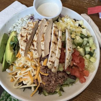 TGI Fridays Central Islip - American Near Me - Central Islip, New York TGI Fridays Central Islip - American Near Me - Central Islip, New York