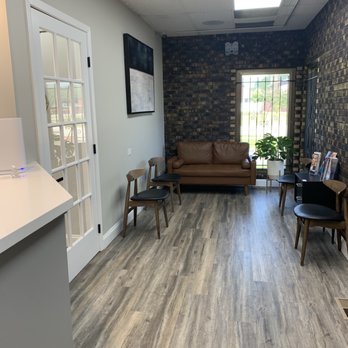Shine Dental - Waiting area - General Dentistry Near Me - Mount Prospect, Illinois