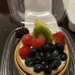 Large Fruit Tart