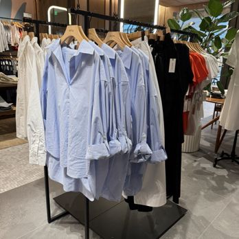 Aritzia - Accessories Near Me - Boca Raton, Florida