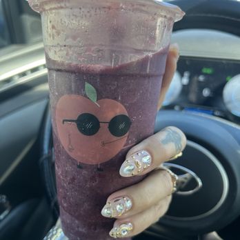 Whata Peach - Açaí twist - Juice Bars & Smoothies Near Me - Studio City, California