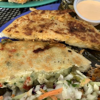 El Callejon - Chicken chili verde and spinach / mushroom pupusas - Salvadoran Near Me - Golden, Colorado