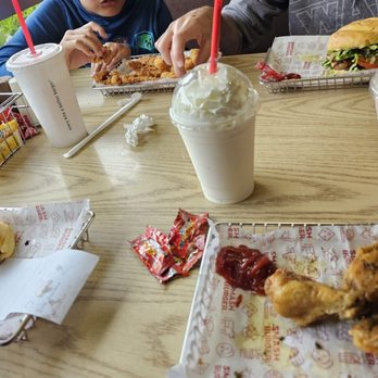 Smashburger - Very tssty garlic, rosemary wings. - Burgers Near Me - Summerville, South Carolina