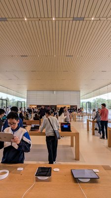 Apple Apple Park Visitor Center by null