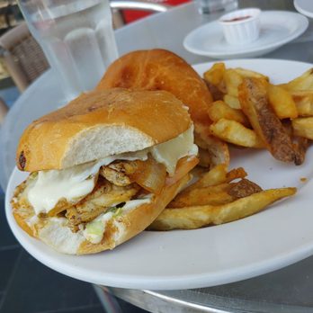 El Rincon Criollo - Chicken sandwich - Cuban Near Me - Playa Del Rey, California El Rincon Criollo - Chicken sandwich - Cuban Near Me - Playa Del Rey, California