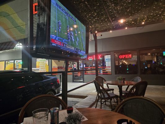 Brick’s Pub by null