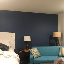 Huge rooms that are cozy!