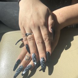 It's spooky season, time for spooky nails