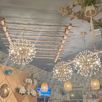 flora - Decor Ambiance - New American Near Me - Westhampton Beach, New York flora - Decor Ambiance - New American Near Me - Westhampton Beach, New York