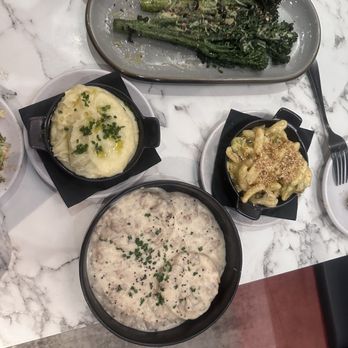 Savage Chef Bar & Grill - Mac and cheese, horseradish potatoes, broccolini, biscuits and gravy - American Near Me - Menifee, California Savage Chef Bar & Grill - Mac and cheese, horseradish potatoes, broccolini, biscuits and gravy - American Near Me - Menifee, California