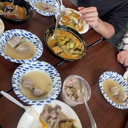 Reminds me of Lola's cooking- kare-kare & sinigang! Reminds me of Lola's cooking- kare-kare & sinigang!