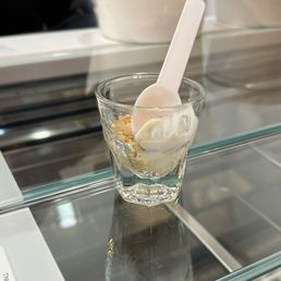 Delicious lemon ice cream sample