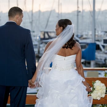 Humphreys Half Moon Inn - Humphreys has green (lush garden views) and blue (scenic marina views) for wedding photos - San Diego, CA