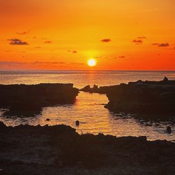 Somewhere Now Travel - Sunset at Smith's Cove