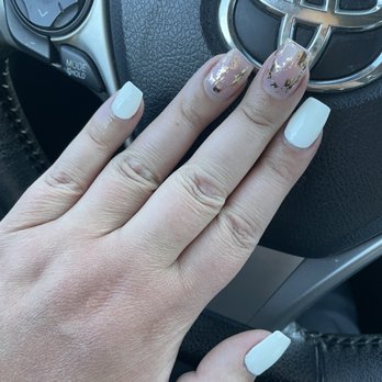 Hollywood Nails - Nail Salons Near Me - Henderson, Nevada