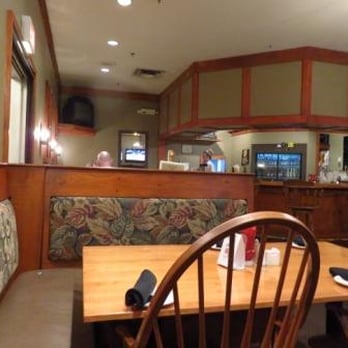 Crown & Anchor Tavern - the dining area - Hotels Near Me - Summerside, Prince Edward Island