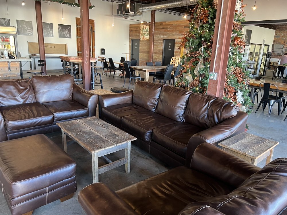 DOUGLAS STREET COFFEE & BAKERY Updated September 2024 1017 E