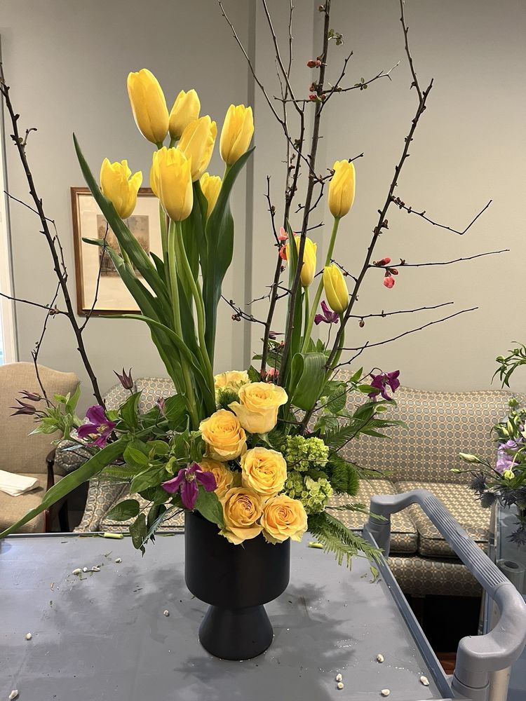 LOCKER’S FLORIST & FLOWER DELIVERY Updated May 2024 19 Photos & 12