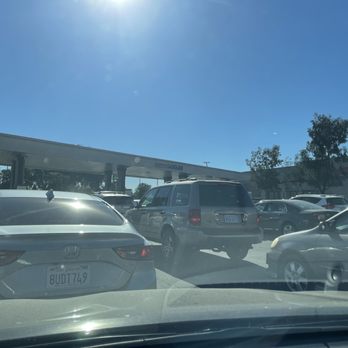 Costco Gasoline - Lots of cars - Gas Stations Near Me - Lakewood, California