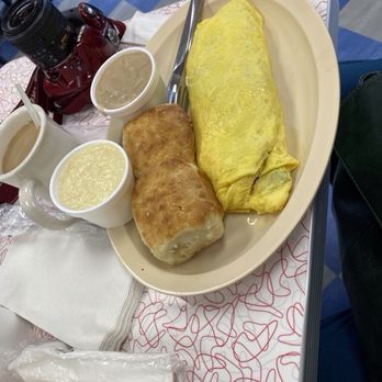 Bryant's Breakfast - Veggie Omelette, biscuits, gravy and grits - Breakfast & Brunch Near Me - Memphis, Tennessee
