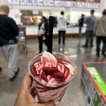 Costco Wholesale - Strawberry sundae - Wholesale Stores Near Me - Las Vegas, Nevada Costco Wholesale - Strawberry sundae - Wholesale Stores Near Me - Las Vegas, Nevada